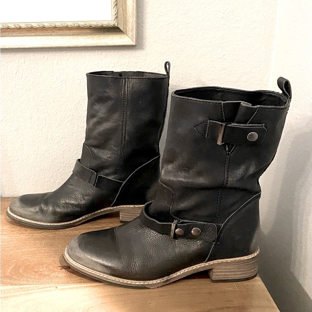 Jigsaw ankle leather booties